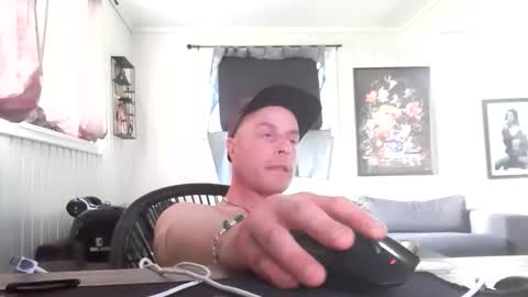dirkdigglerofficial online show from May 2026 04:32:01 AM