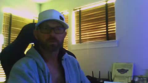 dirtrider15 online show from March 2025 09:32:02 PM