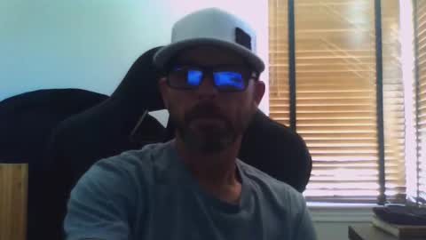 dirtrider15 online show from October 2025 07:37:02 PM