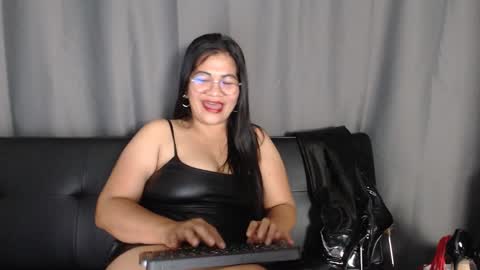 LatexQueen online show from September 2025 05:14:01 PM