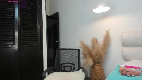 Angelica online show from September 2025 06:43:02 PM