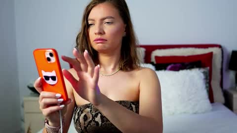 Snapshot of dirtystudentgirl chatting on May 2026 07:27:01 AM Chloe online show from May 2026 07:27:01 AM
