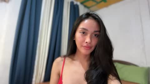 Snapshot of divina_graciaxx chatting on June 2026 01:25:01 PM DIVINA online show from June 2026 01:25:01 PM