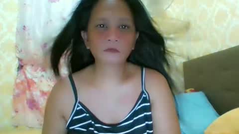 Snapshot of divinegrace10 chatting on May 2026 02:24:02 PM Divine Grace Close To Your Hear online show from May 2026 02:24:02 PM