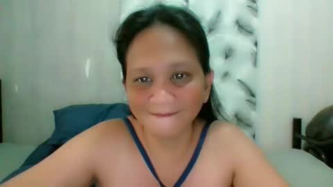 Snapshot of divinegrace10 chatting on May 2026 05:25:02 AM Divine Grace Close To Your Hear online show from May 2026 05:25:02 AM