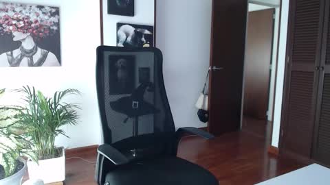 Hera online show from November 2025 12:05:02 PM