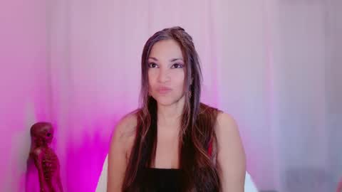 DivineLynn online show from February 2025 04:35:01 PM