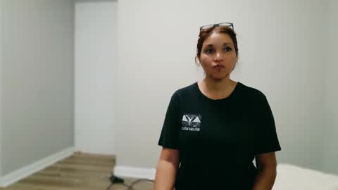 DivineLynn online show from September 2025 12:05:01 PM