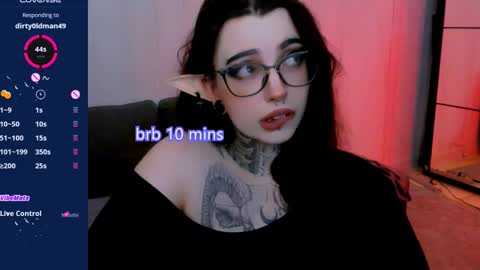 dixipixi_ online show from March 2025 01:03:02 PM