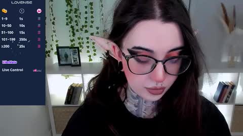 dixipixi_ online show from October 2025 06:01:02 AM