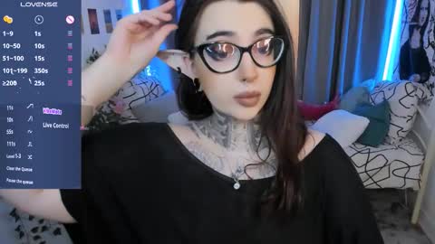 dixipixi_ online show from January 2026 05:44:02 AM