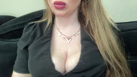Snapshot of djelina940 chatting on August 2026 12:07:02 PM djelina940 online show from August 2026 12:07:02 PM