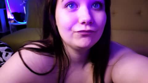 Jenia online show from January 2025 12:22:02 PM