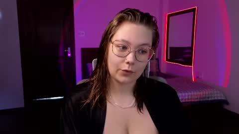 Snapshot of djennapalme chatting on June 2026 10:28:01 AM Jenia online show from June 2026 10:28:01 AM