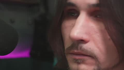 Snapshot of dl_raven chatting on January 2025 12:00:01 PM Silverhand online show from January 2025 12:00:01 PM