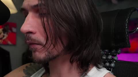 Snapshot of dl_raven chatting on January 2025 06:33:01 AM Silverhand online show from January 2025 06:33:01 AM