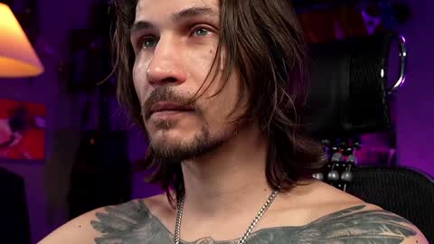 Snapshot of dl_raven chatting on February 2025 06:58:02 AM Silverhand online show from February 2025 06:58:02 AM