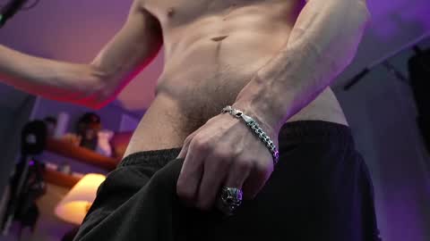 Snapshot of dl_raven chatting on February 2025 08:07:02 AM Silverhand online show from February 2025 08:07:02 AM