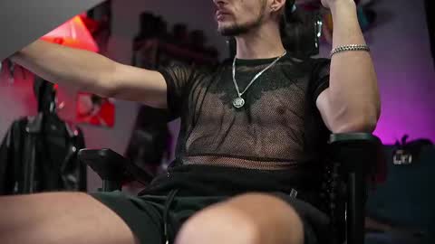 Snapshot of dl_raven chatting on March 2025 05:57:01 AM Silverhand online show from March 2025 05:57:01 AM