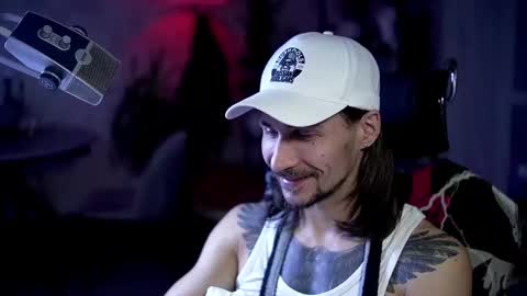 Snapshot of dl_raven chatting on November 2025 10:04:02 AM Silverhand online show from November 2025 10:04:02 AM