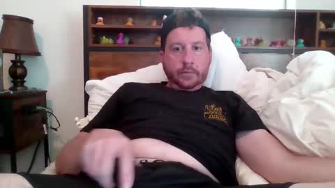 Snapshot of dlew505 chatting on May 2026 08:46:01 PM come say hey lets chat online show from May 2026 08:46:01 PM