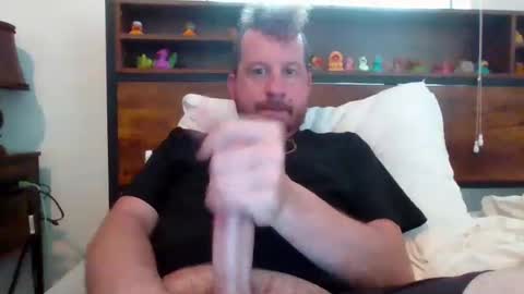 Snapshot of dlew505 chatting on June 2026 08:00:01 PM come say hey lets chat online show from June 2026 08:00:01 PM