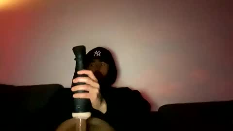 Azier online show from March 2026 09:41:02 PM