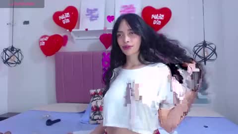 Dolce online show from March 2025 05:39:02 PM