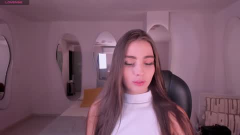 Dolcie  online show from December 2024 12:04:01 PM