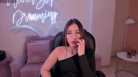 Dolcie  online show from January 2025 01:41:02 PM