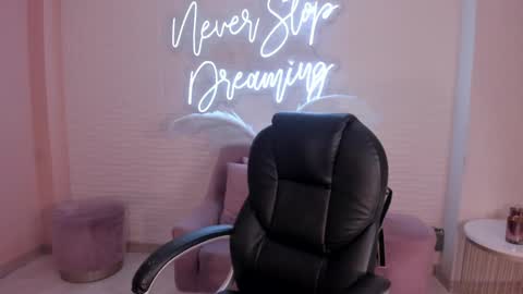 Dolcie  online show from January 2025 11:54:01 AM