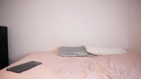 Snapshot of doll4you_ chatting on May 2026 11:26:02 AM Alice y Ros online show from May 2026 11:26:02 AM