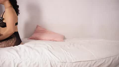 Snapshot of doll4you_ chatting on July 2026 10:31:01 AM Alice y Ros online show from July 2026 10:31:01 AM