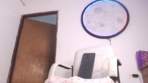 doll_and_thebrown online show from April 2026 01:49:01 AM