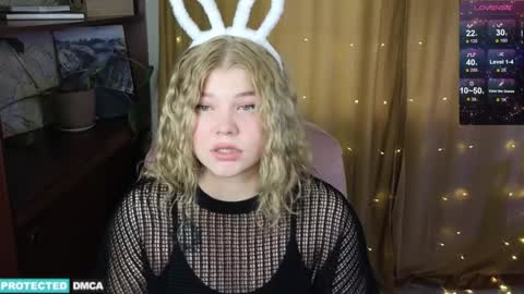 Snapshot of doll_chloe_ chatting on January 2025 10:18:02 AM Chloe online show from January 2025 10:18:02 AM