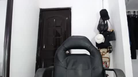 doll_dollys_ online show from January 2025 06:55:02 PM