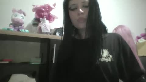 doll_dollys_ online show from April 2026 11:57:02 PM