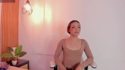 doll_isa_ online show from April 2026 08:28:02 PM
