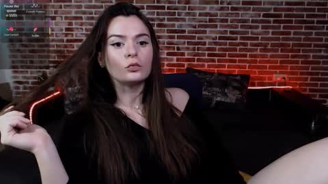 Snapshot of doll_tiffany chatting on December 2025 03:23:01 AM Jade online show from December 2025 03:23:01 AM