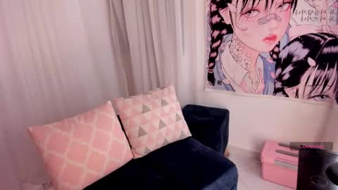 Snapshot of doll_venus chatting on March 2026 11:52:02 PM Roxana independent model can you help me reach 100 hands up uwu online show from March 2026 11:52:02 PM