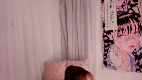 Snapshot of doll_venus chatting on March 2026 11:31:02 PM Roxana independent model can you help me reach 100 hands up uwu online show from March 2026 11:31:02 PM