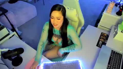 DOLLLFACE online show from February 2026 06:30:02 AM