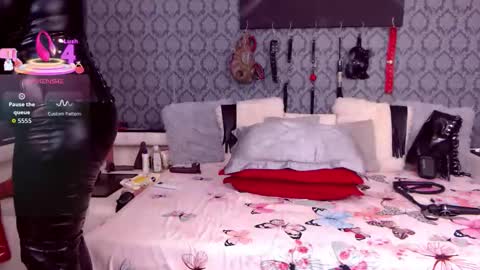 Dolly online show from September 2025 11:32:01 AM