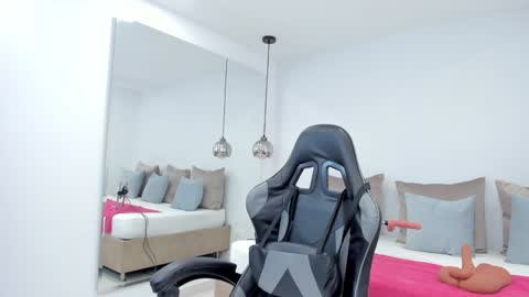 dolly walker online show from January 2025 12:10:01 PM