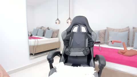 dolly walker online show from February 2025 02:45:02 PM