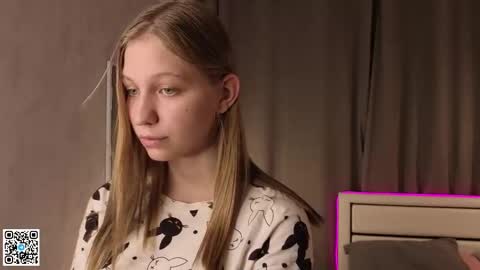 Emilia online show from September 2025 06:20:01 PM