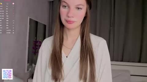 Emilia online show from December 2025 04:18:02 AM