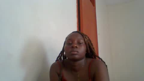 Snapshot of dollyvee chatting on April 2026 12:33:01 PM dollyvee online show from April 2026 12:33:01 PM
