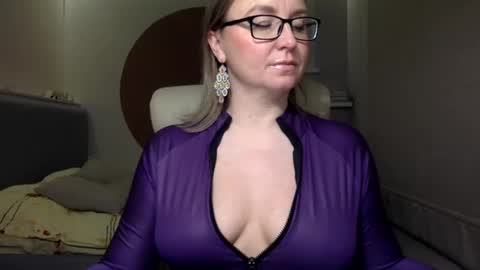 DOM MUMMY online show from December 2024 05:59:01 PM