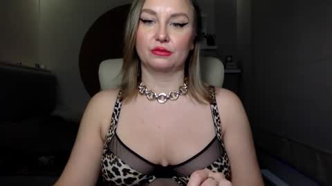 DOM MUMMY online show from December 2024 07:13:02 AM